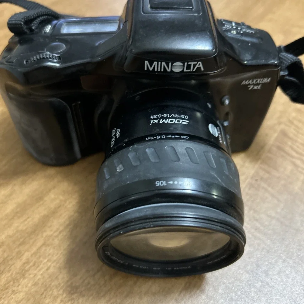 Minolta Maxxum 7xi Film Camera with Sigma 28-70 Zoom Lens AS IS